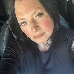 Meet your Posher, Dena